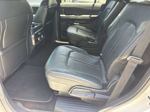 Used 2023 Ford Expedition Platinum AWD/4WD image 15