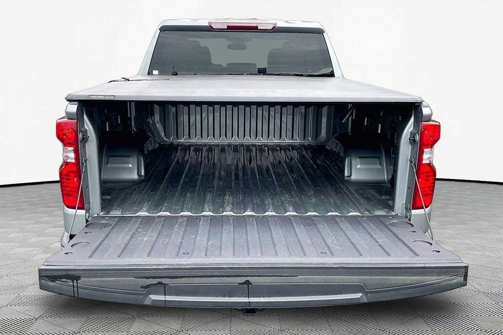 Used 2024 Chevrolet Silverado 1500 LT AWD/4WD image 7