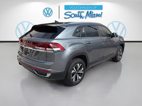 Certified 2024 Volkswagen Atlas Cross Sport SE FWD image 7