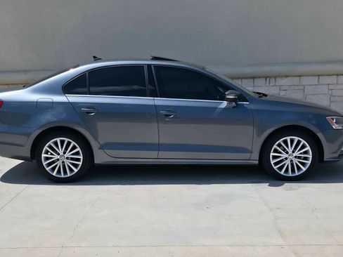 Used 2015 Volkswagen Jetta SE FWD image 2