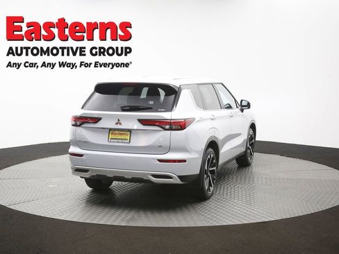 Used 2024 Mitsubishi Outlander SE AWD/4WD image 38