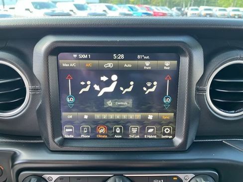 Used 2021 Jeep Wrangler Unlimited Sahara w/ Dual Top Group AWD/4WD image 28