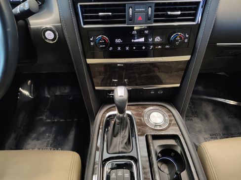 Used 2024 Nissan Armada Platinum w/ Captain's Chairs Package image 24