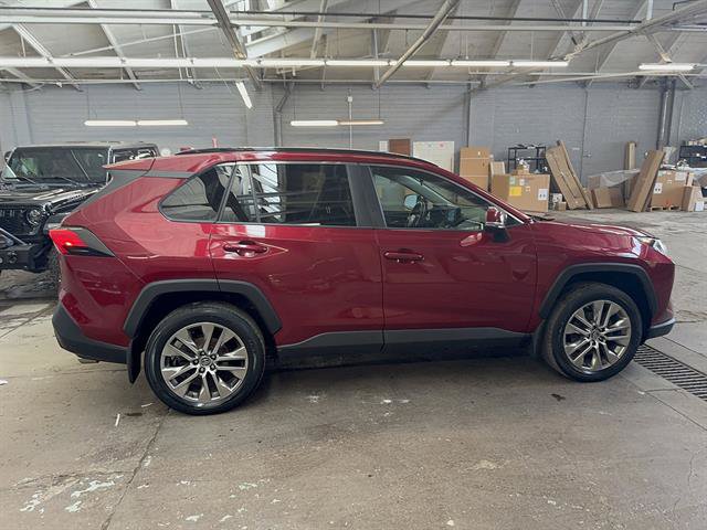 Used 2019 Toyota RAV4 XLE Premium w/ Cold Weather Package AWD/4WD image 6