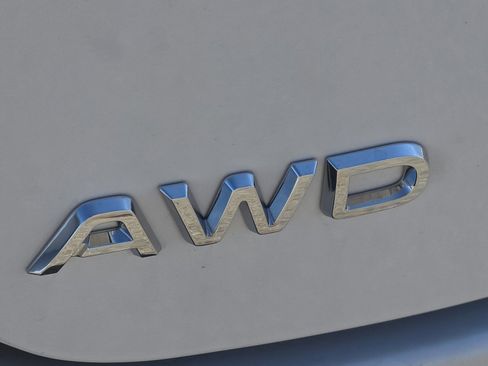 Used 2025 Honda Pilot EX-L image 12