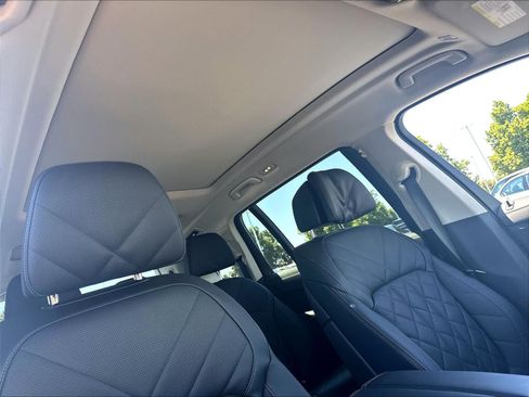 Used 2025 BMW X7 xDrive40i w/ Premium Package AWD/4WD image 31
