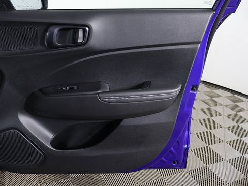 Certified 2025 Hyundai Venue Limited image 23