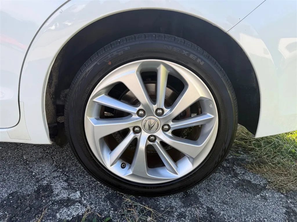 Used 2016 Acura ILX FWD image 10