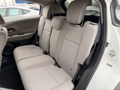 Used 2017 Honda HR-V EX image 10