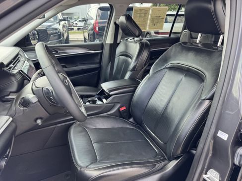 Used 2023 Jeep Grand Cherokee L Limited w/ Luxury Tech Group II AWD/4WD image 27