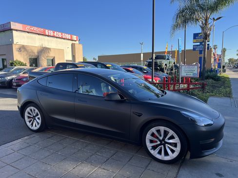 Used 2021 Tesla Model 3 Standard Range Plus image 9