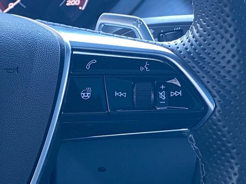 Used 2022 Audi e-tron GT Prestige w/ Prestige Package image 9