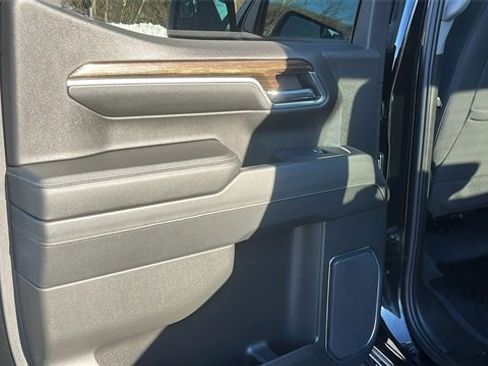 Used 2024 GMC Sierra 1500 Elevation image 18