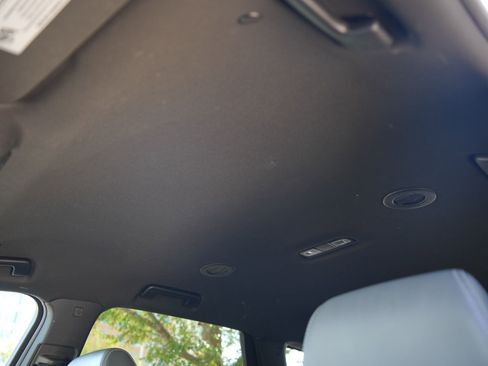 Used 2022 Buick Enclave Essence w/ Sport Touring Edition image 25