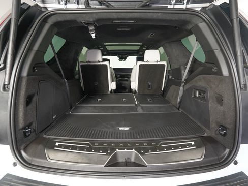 Used 2026 Cadillac Escalade Platinum Luxury w/ LPO, Floor Liner Package AWD/4WD image 13