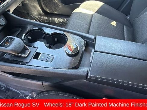Used 2024 Nissan Rogue SV AWD/4WD image 13