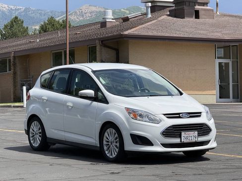 Used 2017 Ford C-MAX SE w/ Cargo Management Package FWD image 3
