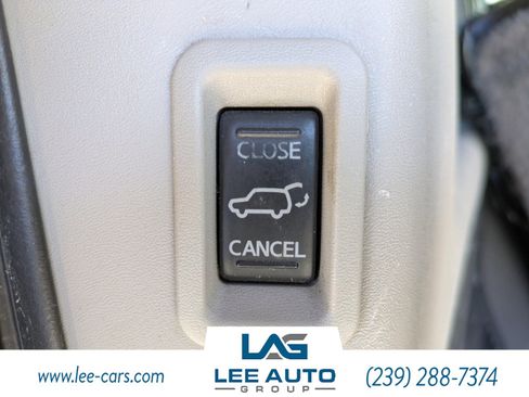 Used 2015 Nissan Armada Platinum image 11