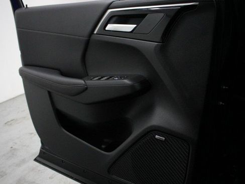 New 2025 Mitsubishi Outlander SE image 15