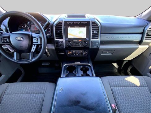 Used 2018 Ford F250 XLT w/ XLT Premium Package AWD/4WD image 14
