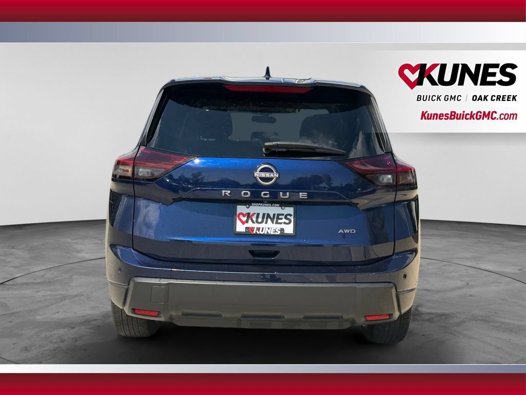 Used 2025 Nissan Rogue SV AWD/4WD image 9