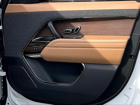 Used 2024 Land Rover Range Rover Sport SE image 26