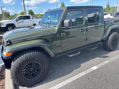 Used 2024 Jeep Gladiator Sport AWD/4WD image 4