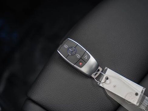New 2026 Mercedes-Benz GLB 250 4MATIC image 44