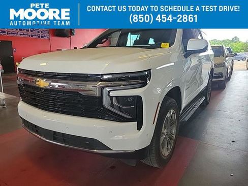 Used 2025 Chevrolet Tahoe LS RWD image 1