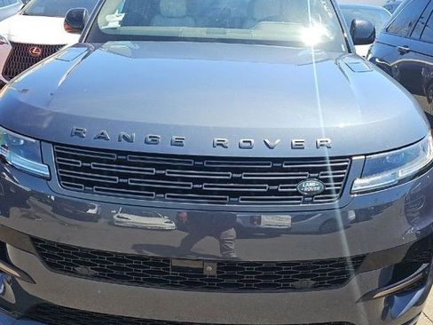 Used 2025 Land Rover Range Rover Sport Dynamic SE image 3