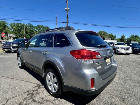 Used 2010 Subaru Outback 2.5i Premium AWD/4WD image 4