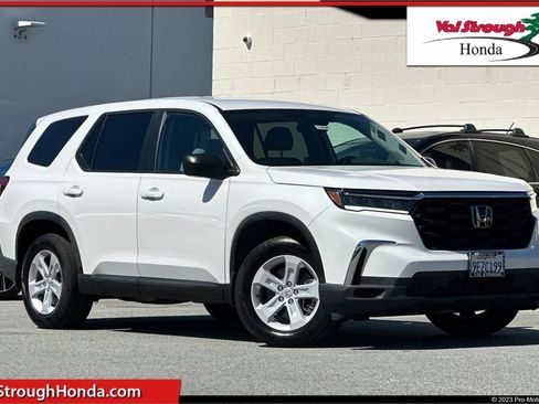 Used 2023 Honda Pilot LX image 1