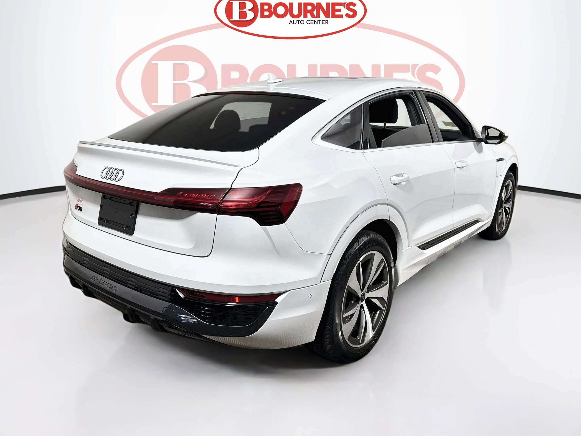 Used 2024 Audi Q8 e-tron Premium Plus AWD/4WD image 11