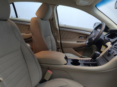 Used 2015 Ford Taurus SE FWD image 21