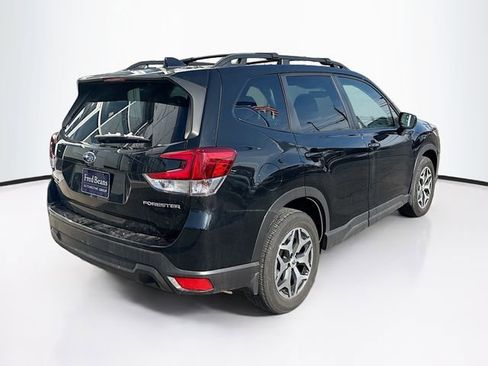 Used 2023 Subaru Forester Premium image 18