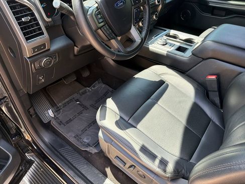 Used 2020 Ford Expedition XLT w/ Equipment Group 202A RWD image 22