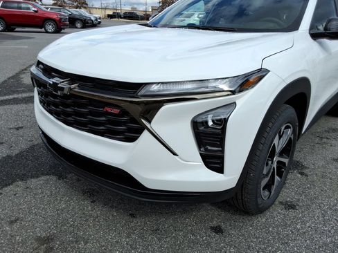 New 2026 Chevrolet Trax RS w/ Driver Confidence Package FWD image 9