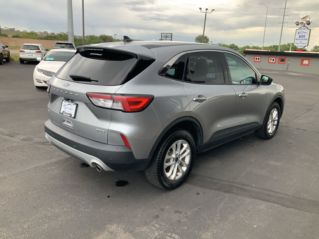 Used 2022 Ford Escape SE w/ Cold Weather Package AWD/4WD image 6