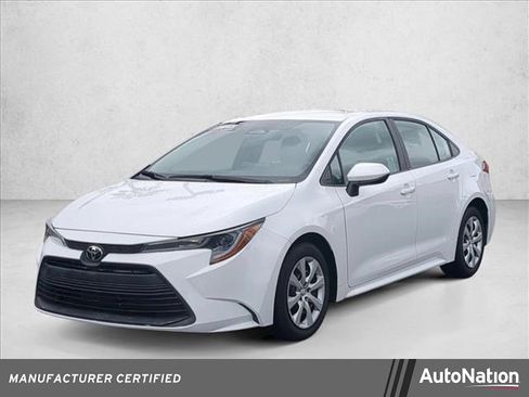 Certified 2025 Toyota Corolla LE image 1