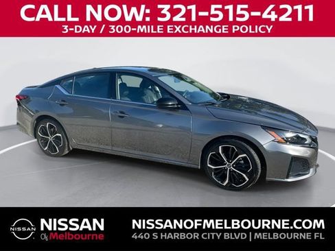Used 2024 Nissan Altima 2.5 SR FWD image 1