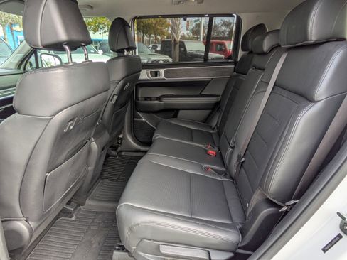 Used 2025 Hyundai Santa Fe Limited image 18