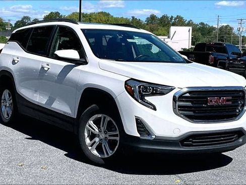 Used 2021 GMC Terrain SLE w/ Driver Convenience Package AWD/4WD image 2