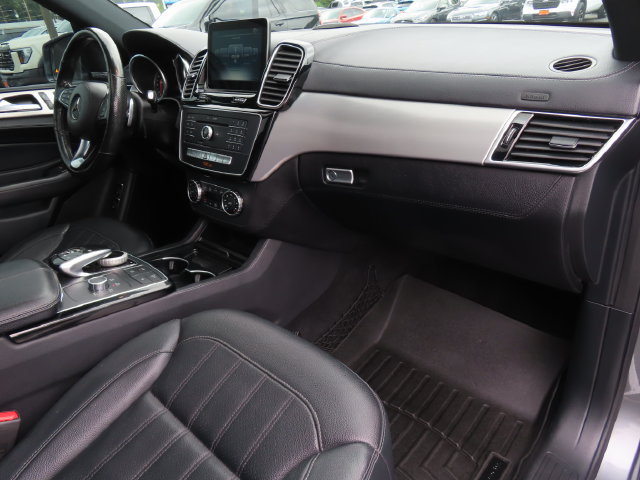 Used 2018 Mercedes-Benz GLS 450 4MATIC image 46