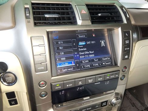 Used 2014 Lexus GX 460 w/ Premium Package image 37