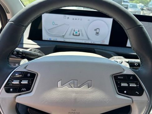 Used 2024 Kia EV6 Wind AWD/4WD image 25
