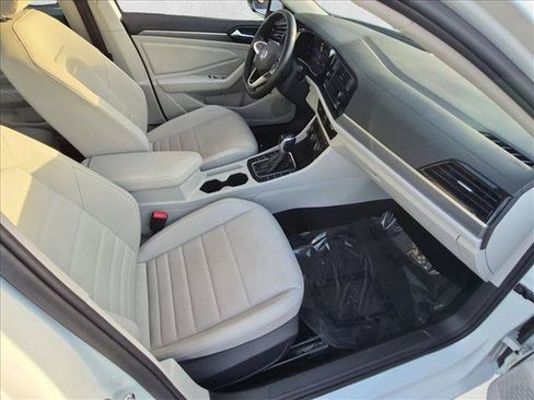 Used 2024 Volkswagen Jetta SE FWD image 19