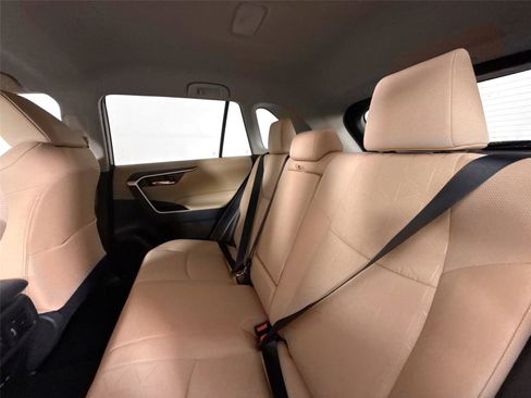 Certified 2022 Toyota RAV4 XLE image 27