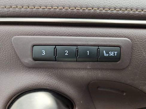 Used 2019 Lexus ES 350 Luxury w/ Accessory Package 2 image 9