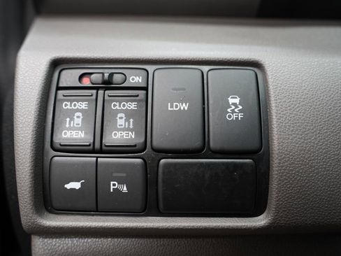 Used 2016 Honda Odyssey Touring Elite image 22