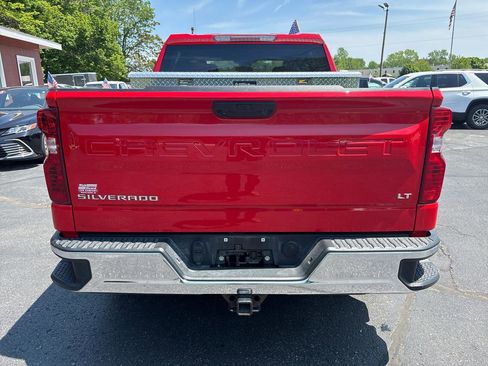 Used 2022 Chevrolet Silverado 1500 LT AWD/4WD image 4